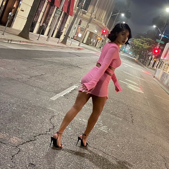 Bubblegum Two Piece Outfit 💕 - Picture 3 of 5